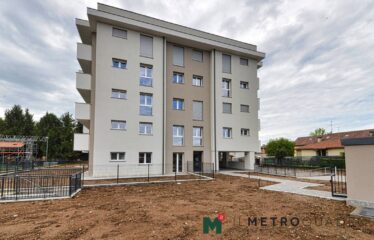 Vedano al Lambro – Ampio quadrilocale con terrazzi