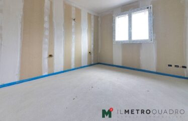 Vedano al Lambro – Ampio quadrilocale con terrazzi