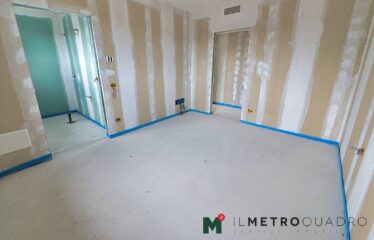 Vedano al Lambro – Ampio quadrilocale con terrazzi
