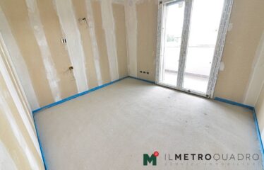Vedano al Lambro – Ampio quadrilocale con terrazzi