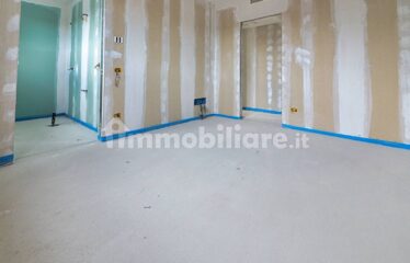 Vedano al Lambro – Ampio quadrilocale con terrazzi