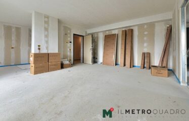 Vedano al Lambro – Ampio quadrilocale con terrazzi