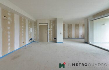 Vedano al Lambro – Ampio quadrilocale con terrazzi