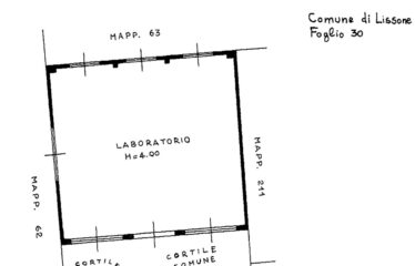 Soluzione Indipendente con Ampio Laboratorio e Area Privata