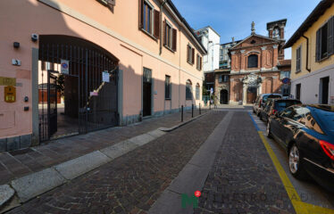 MONZA CENTRO STORICO: BILOCALE IN CORTE RISTRUTTURATA