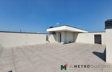 VEDANO AL LAMBRO: ATTICO CON TERRAZZI E SOLARIUM