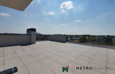 VEDANO AL LAMBRO: ATTICO CON TERRAZZI E SOLARIUM