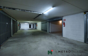 VEDANO AL LAMBRO: BOX DOPPIO ZONA CENTRALE
